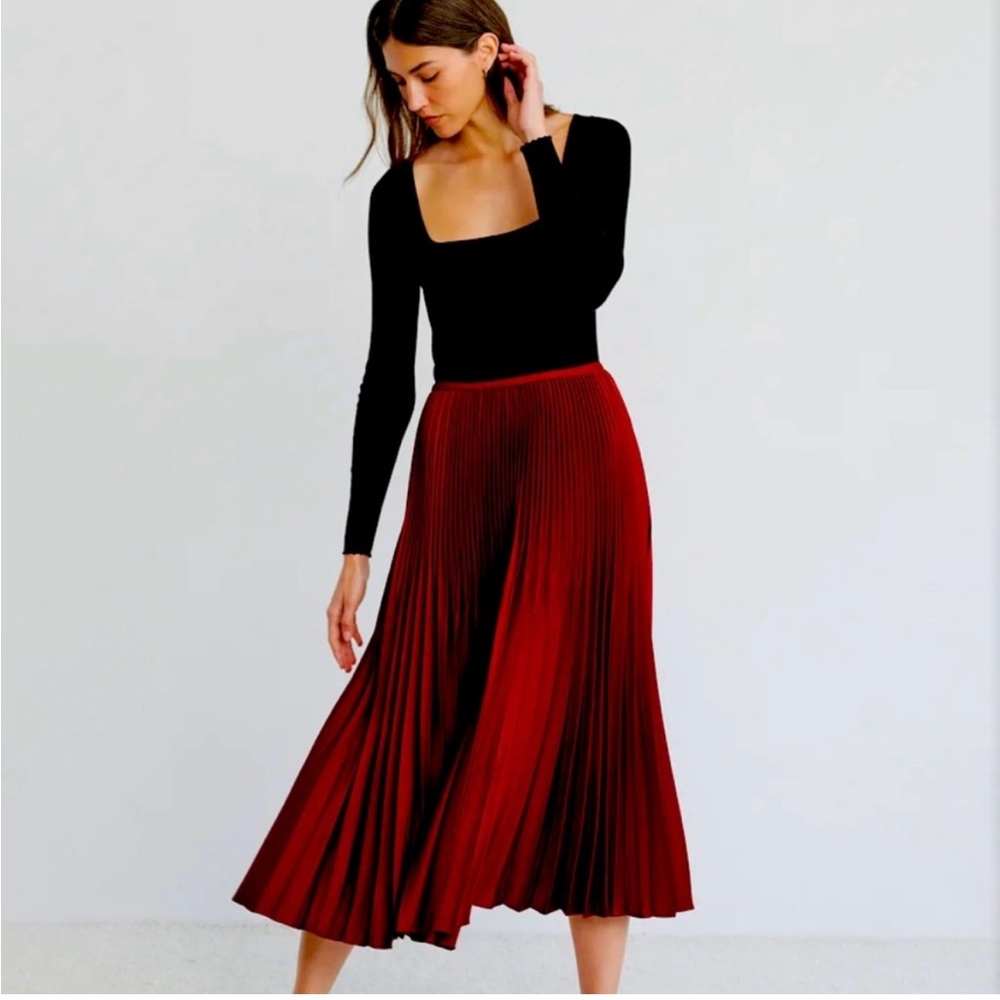 Pleated Satin Skirt Titian Red